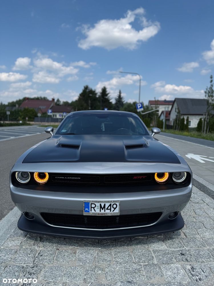 Dodge Challenger - 2