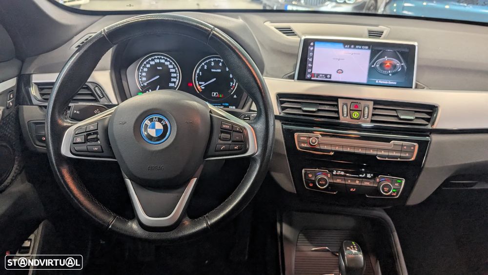 BMW X1 25 e xDrive Corporate Edition - 17