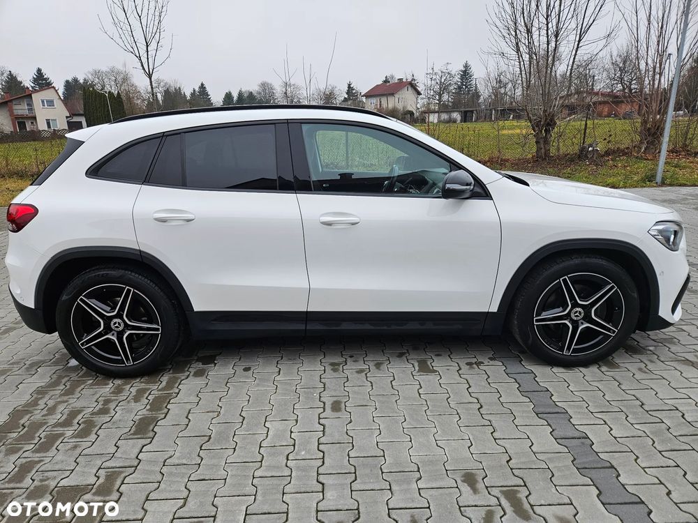 Mercedes-Benz GLA 200 AMG Line - 3