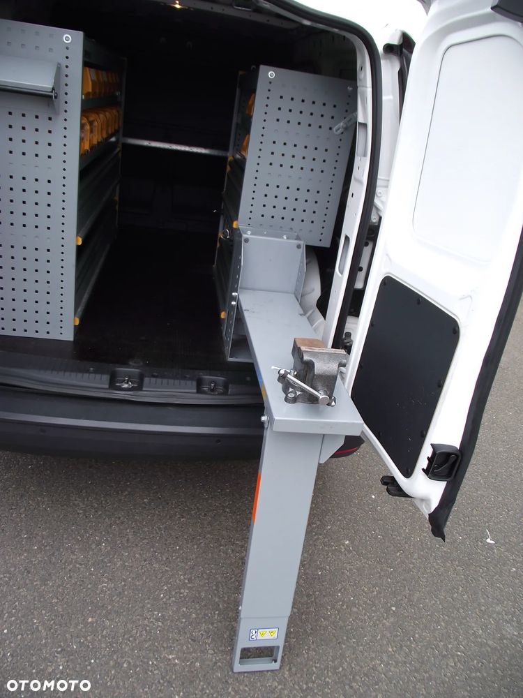 Volkswagen CADDY MAXI - 32