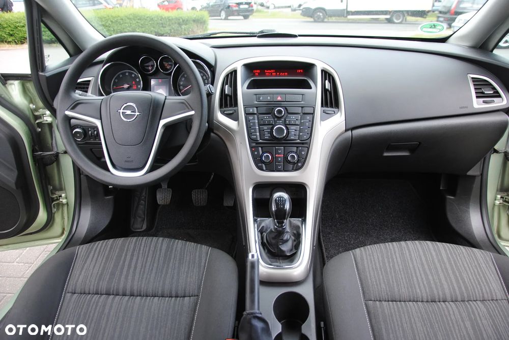 Opel Astra 1.6 Innovation - 11
