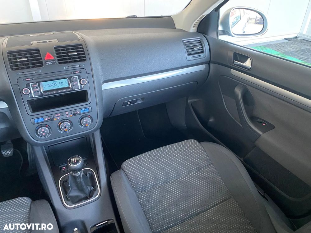 Volkswagen Golf - 17