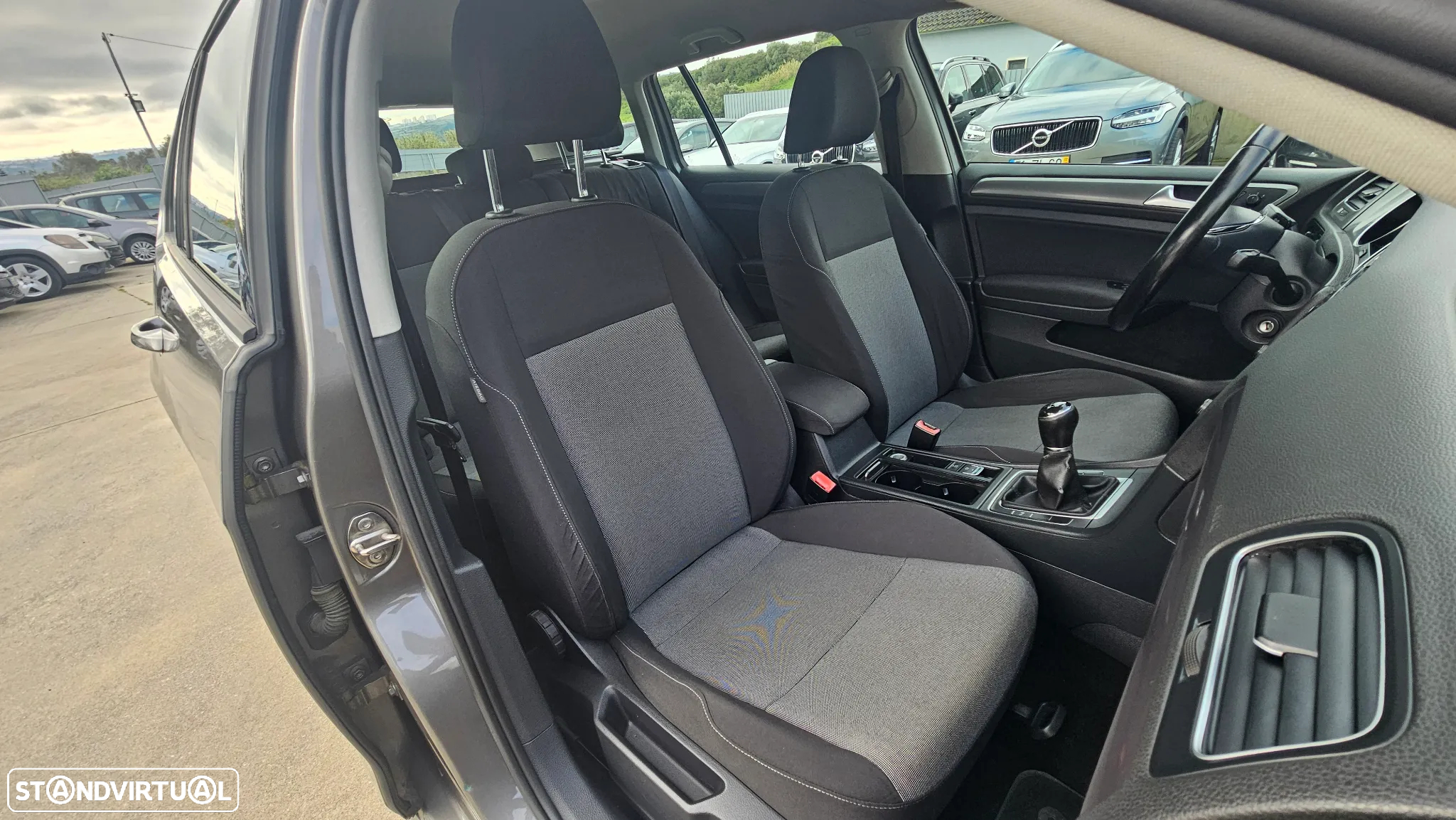 VW Golf Variant 1.6 TDi Highline - 29