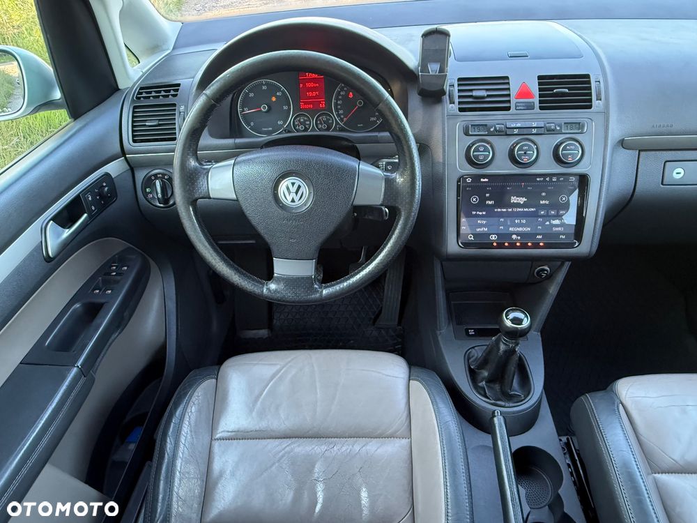 Volkswagen Touran 2.0 TDI DPF Cross - 12