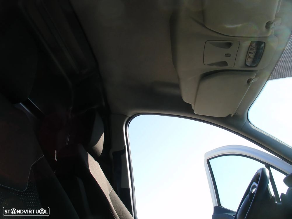 Ford transit courier - 16