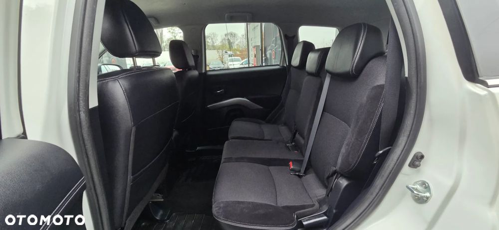 Mitsubishi Outlander 2.2 DI-D ClearTec 2WD Edition - 30