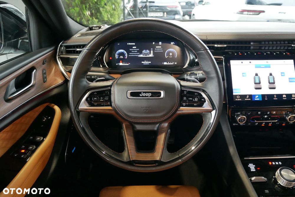 Jeep Grand Cherokee - 26