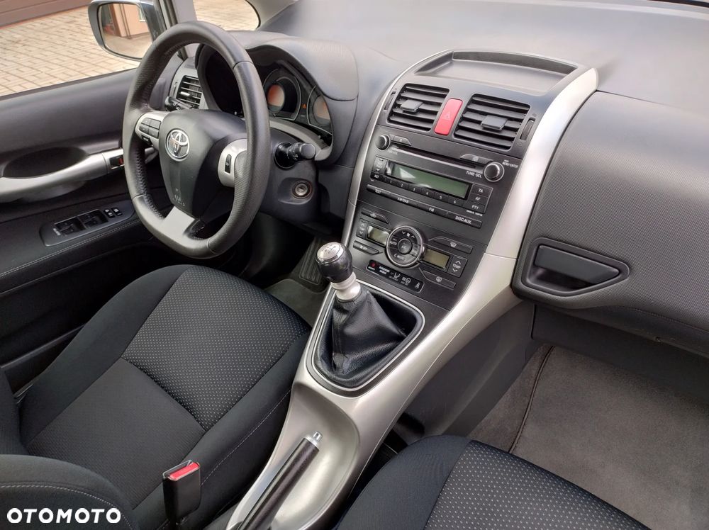 Toyota Auris 1.33 VVT-i - 38