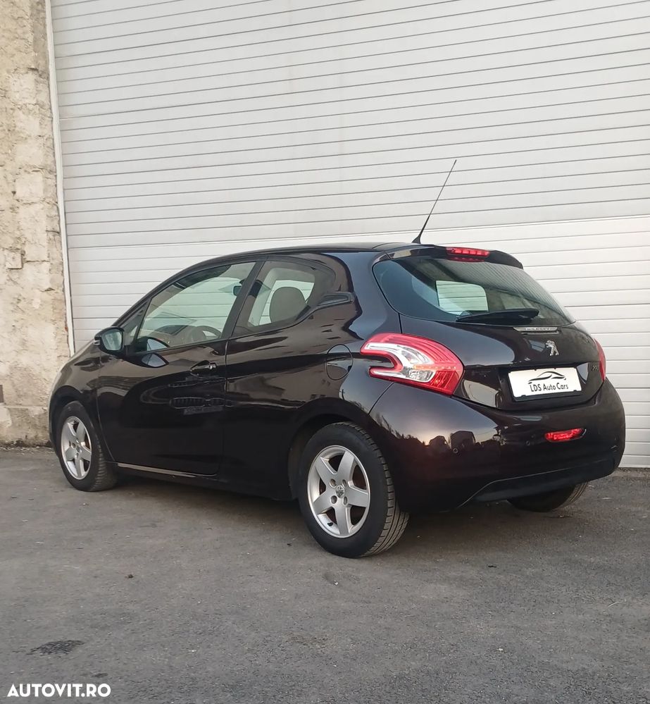 Peugeot 208 - 4