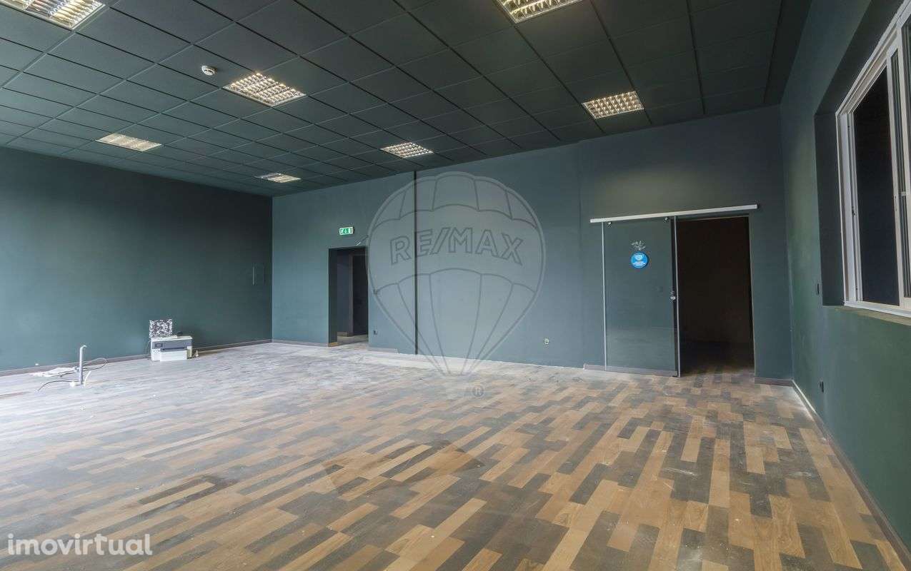 Armazém T0 para arrendamento - Grande imagem: 2/10