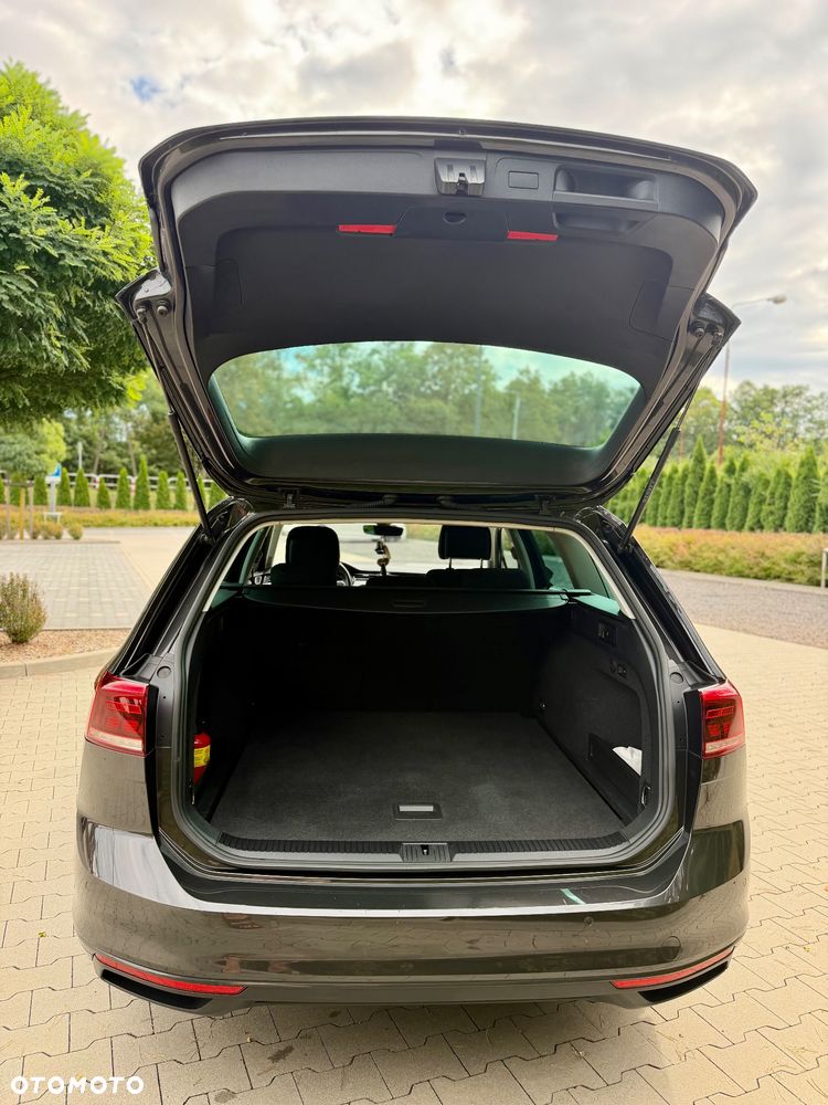 Volkswagen Passat Variant 2.0 TDI SCR DSG Business - 13