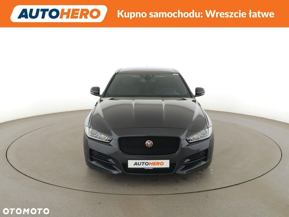 Jaguar XE 20d R-Sport - 12
