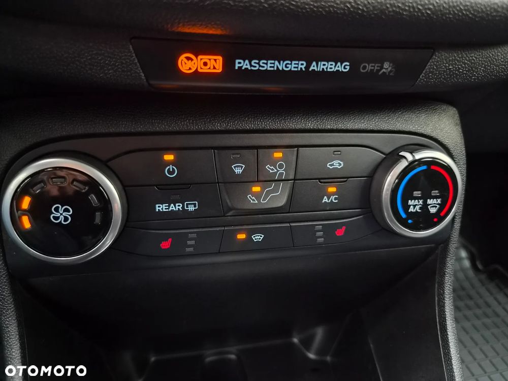 Ford Fiesta 1.0 EcoBoost S&S TITANIUM - 18