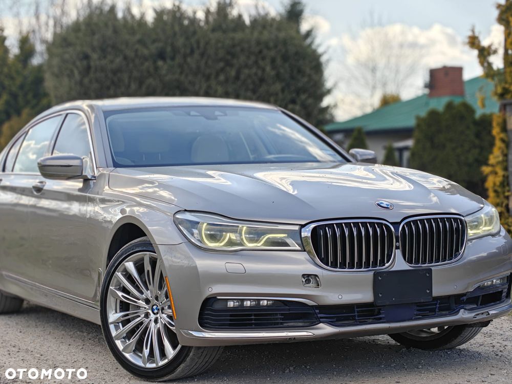 BMW Seria 7 750Li Edition Exclusive - 23