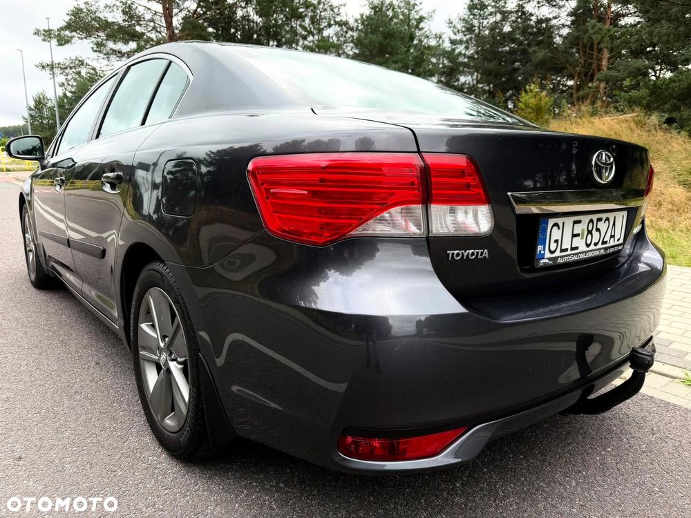 Toyota Avensis 1.8 Executive - 9