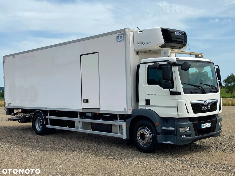 MAN TGM 18.290 | 2018 | Chłodnia 8,8 m | Carrier Supra 1150 Multitemp Silent | Automat | Winda | Drzwi boczne | 329 tys. km - 3