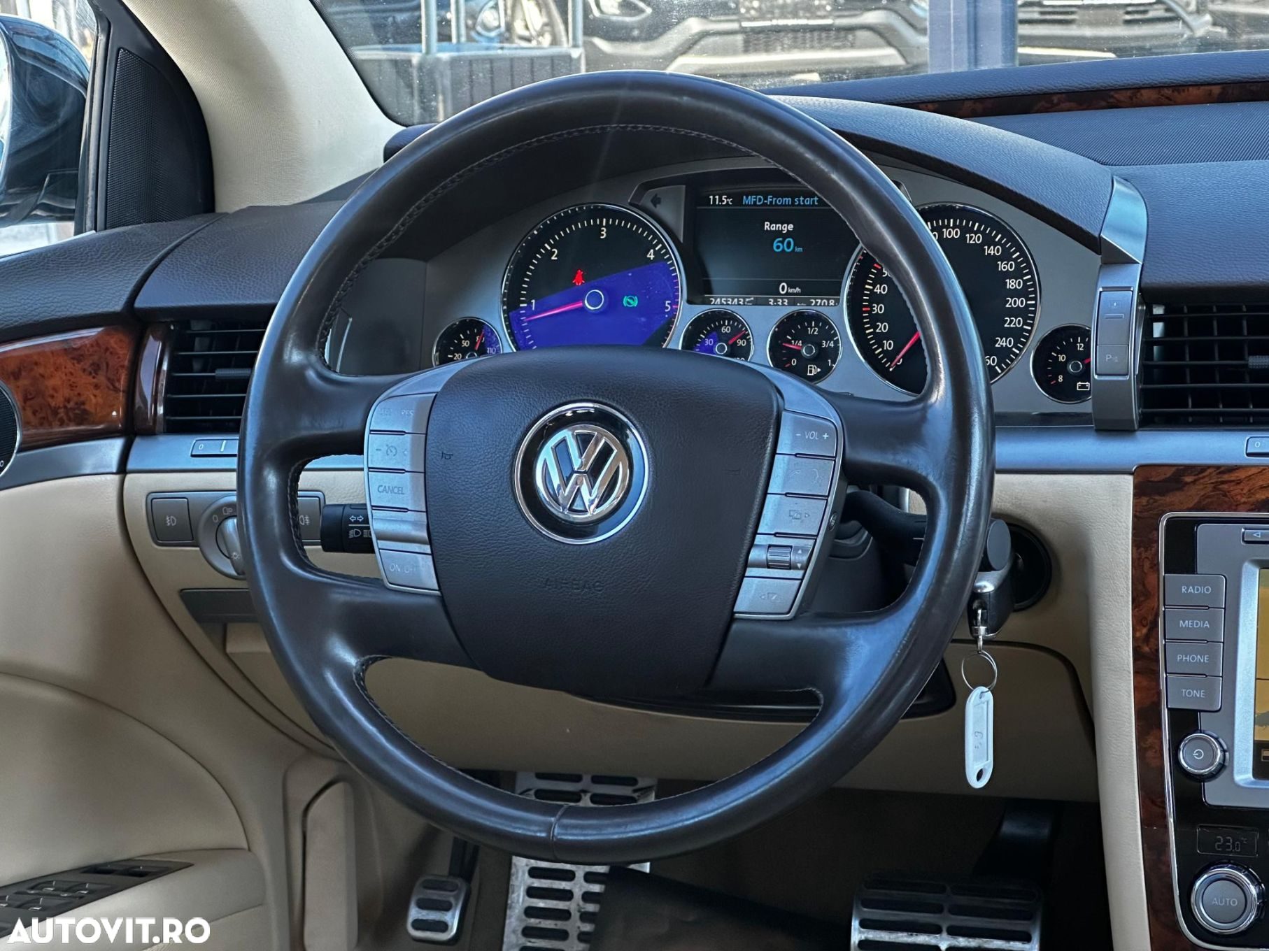 Volkswagen Phaeton - 10