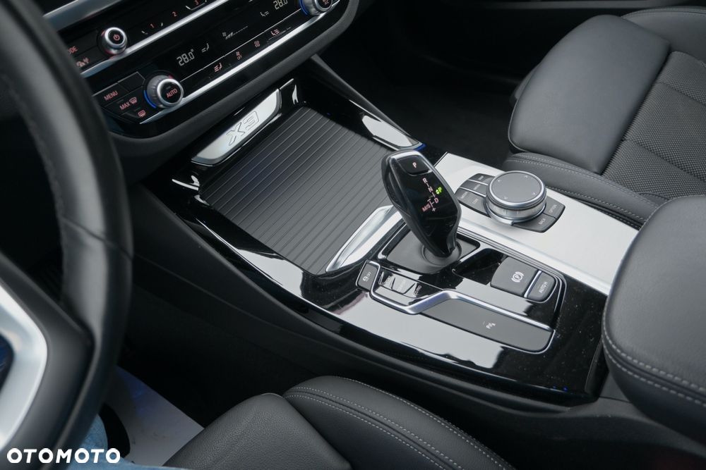 BMW X3 sDrive18d Business Edition sport - 15