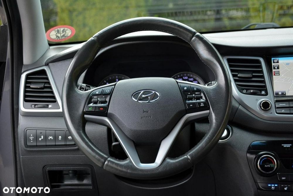 Hyundai Tucson 2.0 CRDI 4WD Automatik Premium - 25