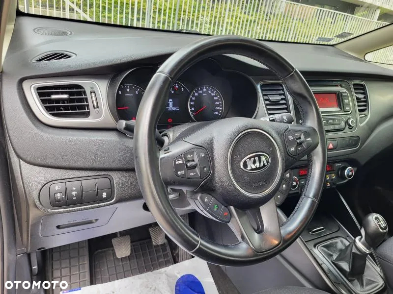 Kia Carens 1.6 GDI M - 8