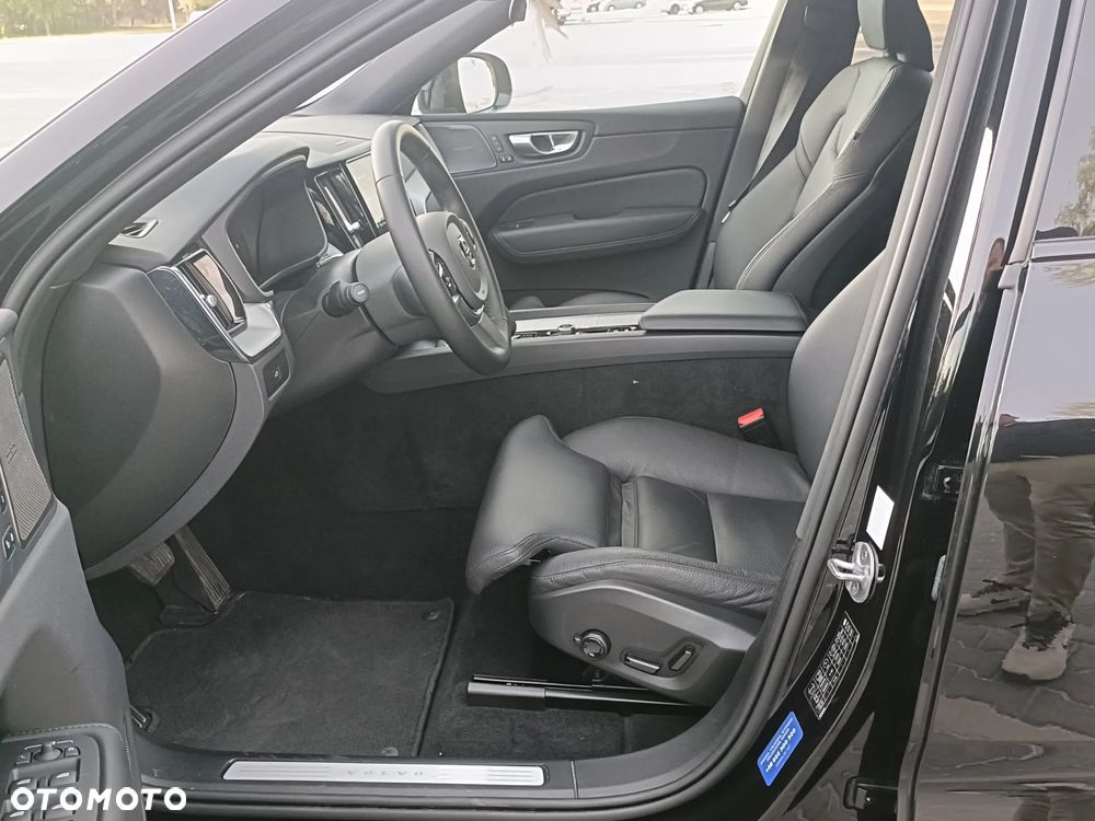 Volvo XC 60 B4 D AWD Geartronic RDesign - 14