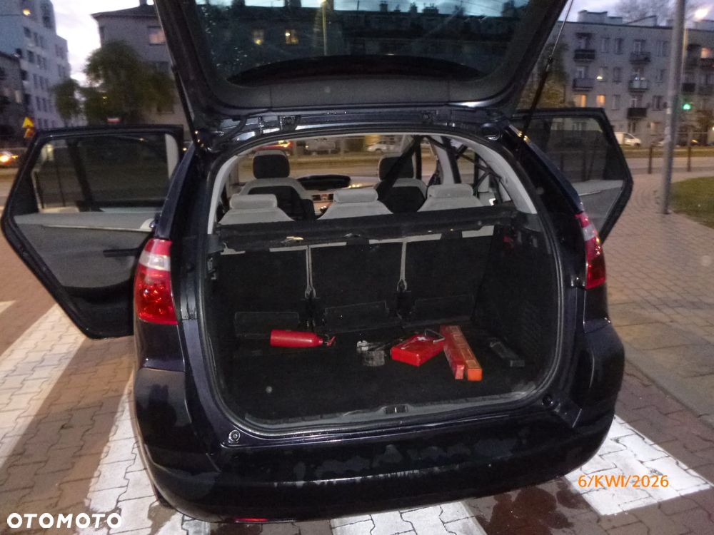 Citroën C4 Picasso - 10