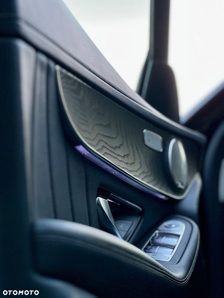 Mercedes-Benz GLC - 38
