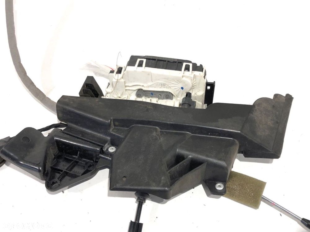 ZAMEK DRZWI PRAWY PRZÓD  MERCEDES-BENZ KLASA C T-Model (S204) 2007 - 2014 C 220 CDI (204.208) 125 - 2