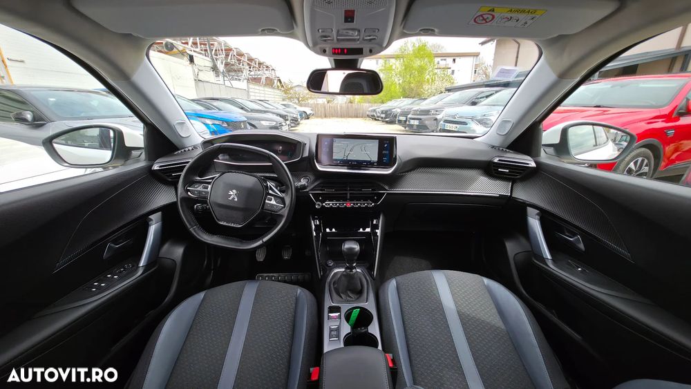 Peugeot 2008 1.2 L PureTech STT Allure - 11