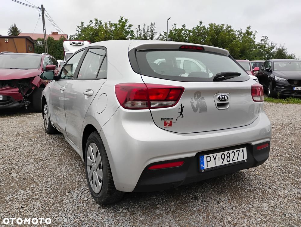 Kia Rio - 4