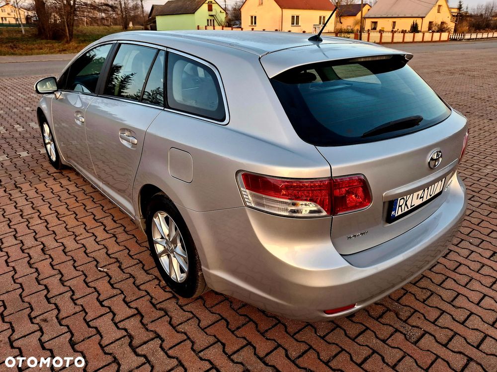 Toyota Avensis 1.8 Executive - 18
