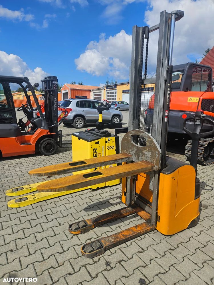 Komatsu FB15EX-8 - 14