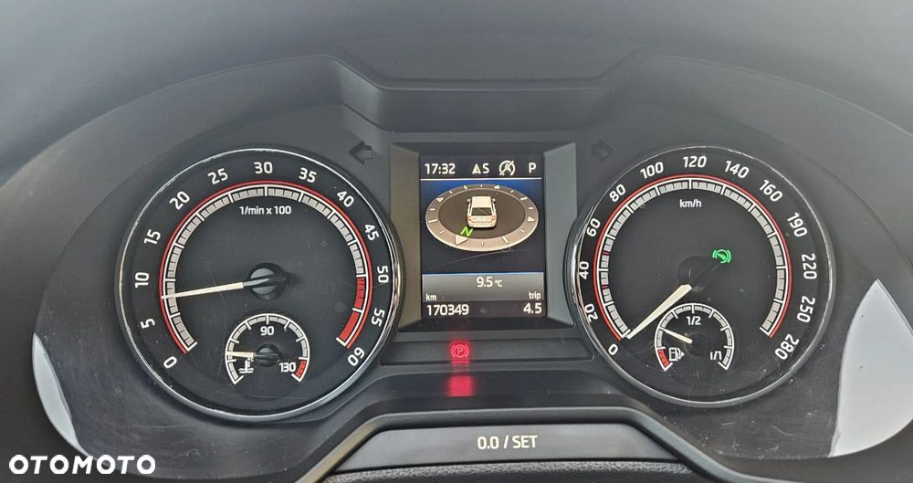 Skoda Octavia 2.0 TDI 4x4 DSG RS - 31