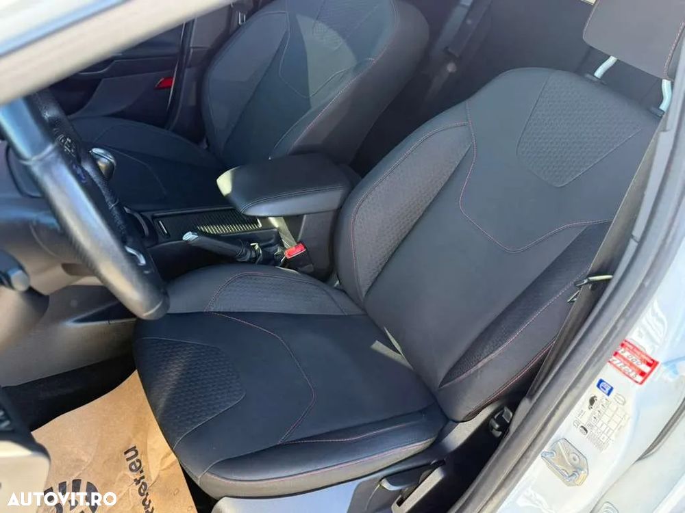 Ford Focus 1.5 EcoBoost Start-Stopp-System ST-Line - 16