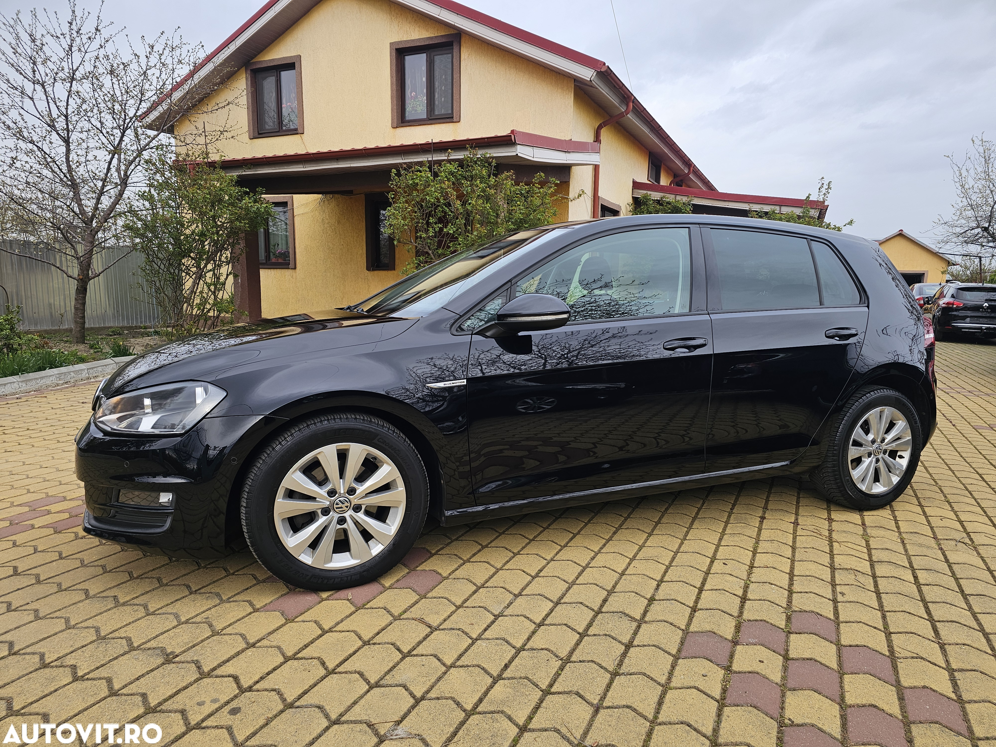 Volkswagen Golf 1.6 TDI BlueMotion Comfortline - 3