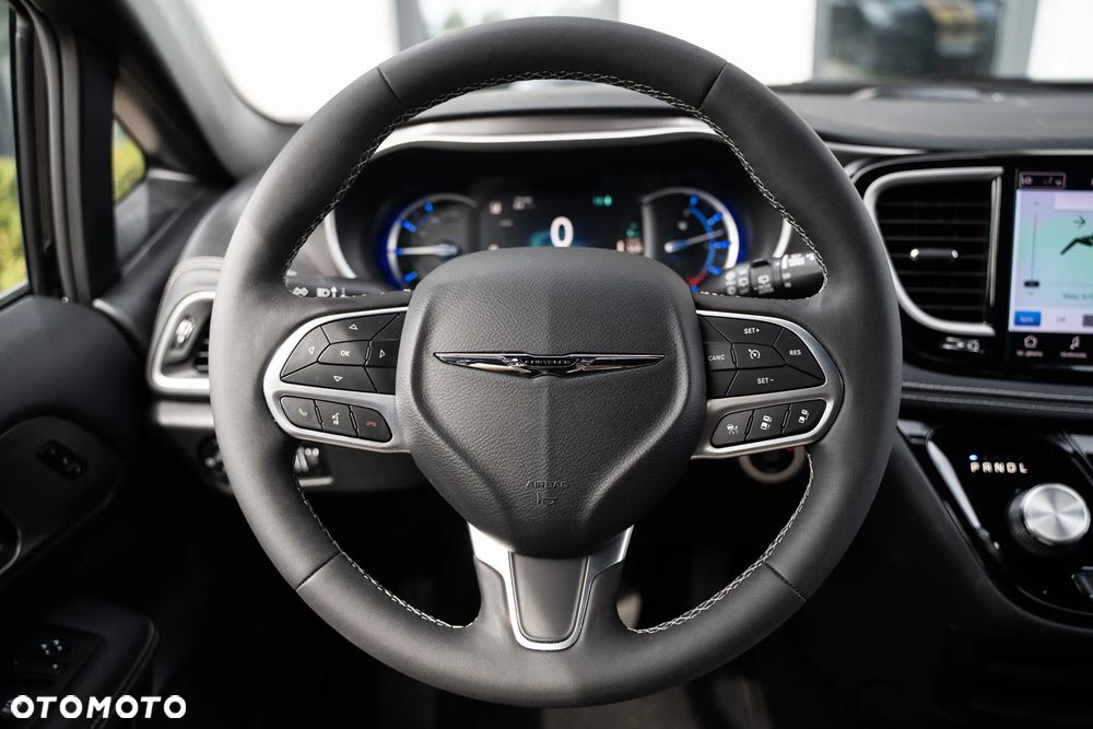 Chrysler Pacifica - 18