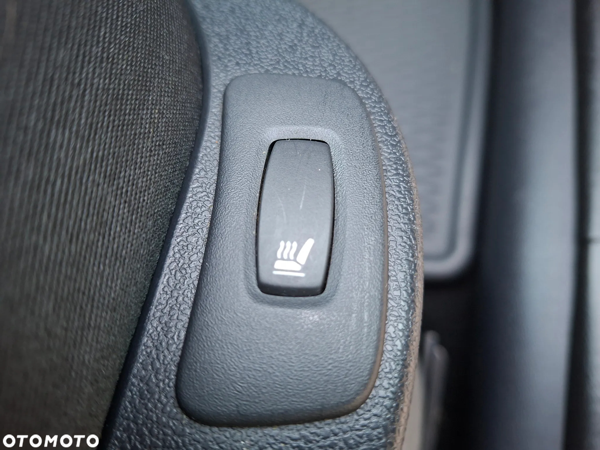 Renault Clio TCe 100 Grandtour TomTom Edition - 24