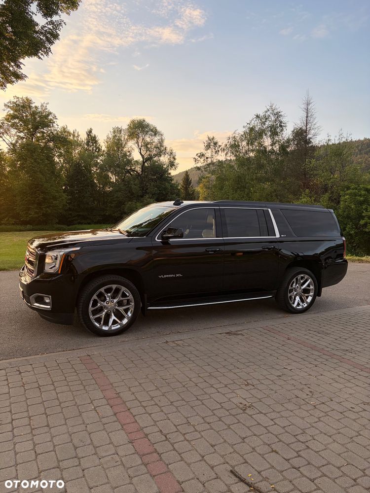 GMC Yukon - 2