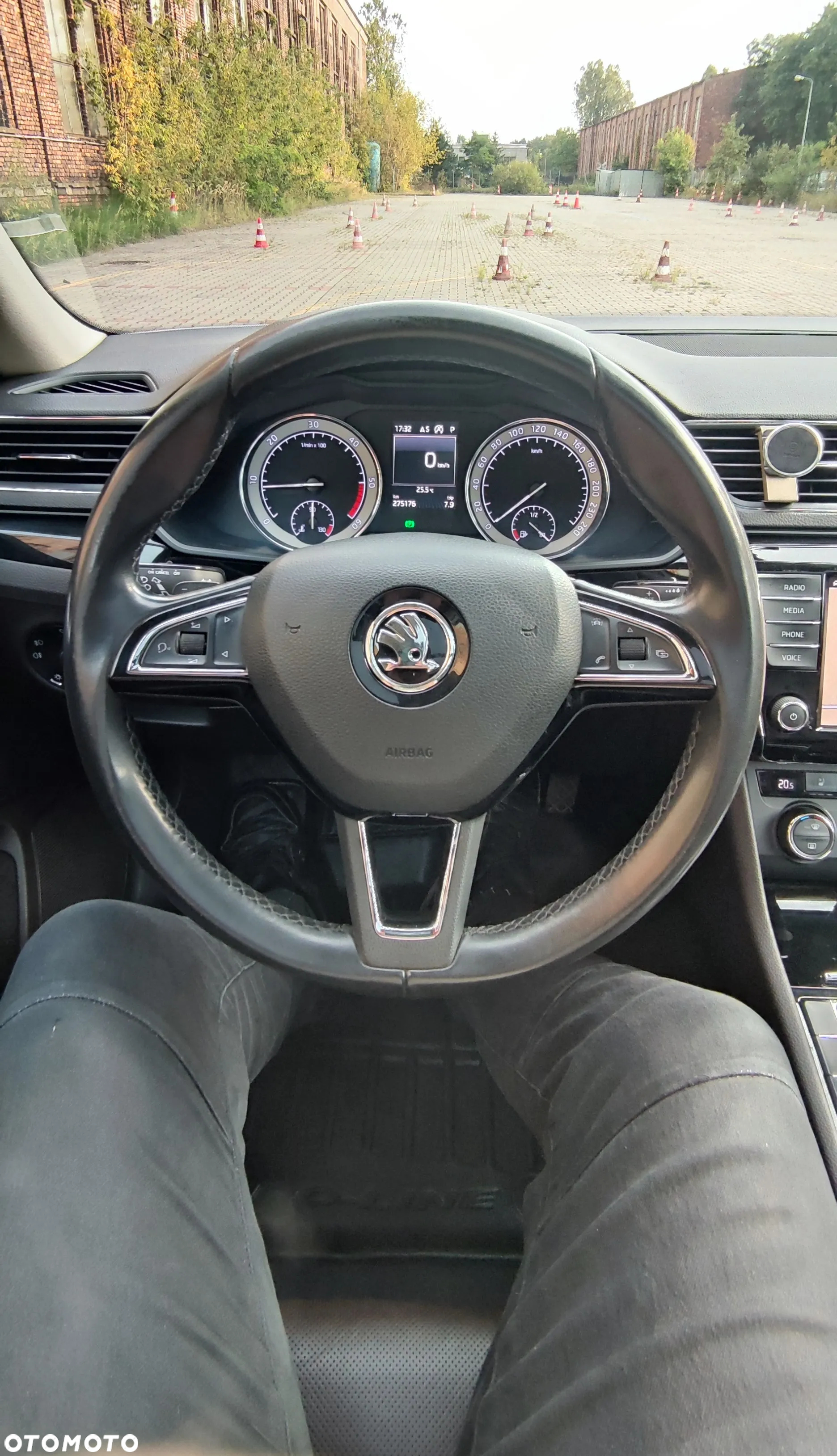 Skoda Superb 2.0 TDI 4x4 L&K DSG - 33