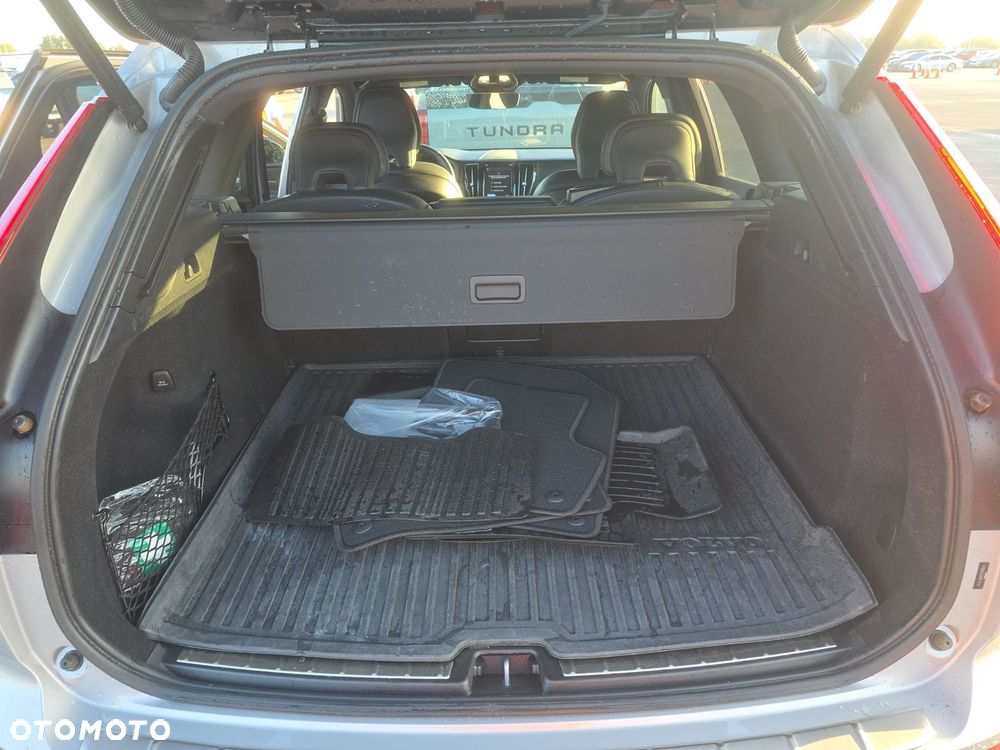 Volvo XC 60 B5 B AWD Ultimate Dark - 13