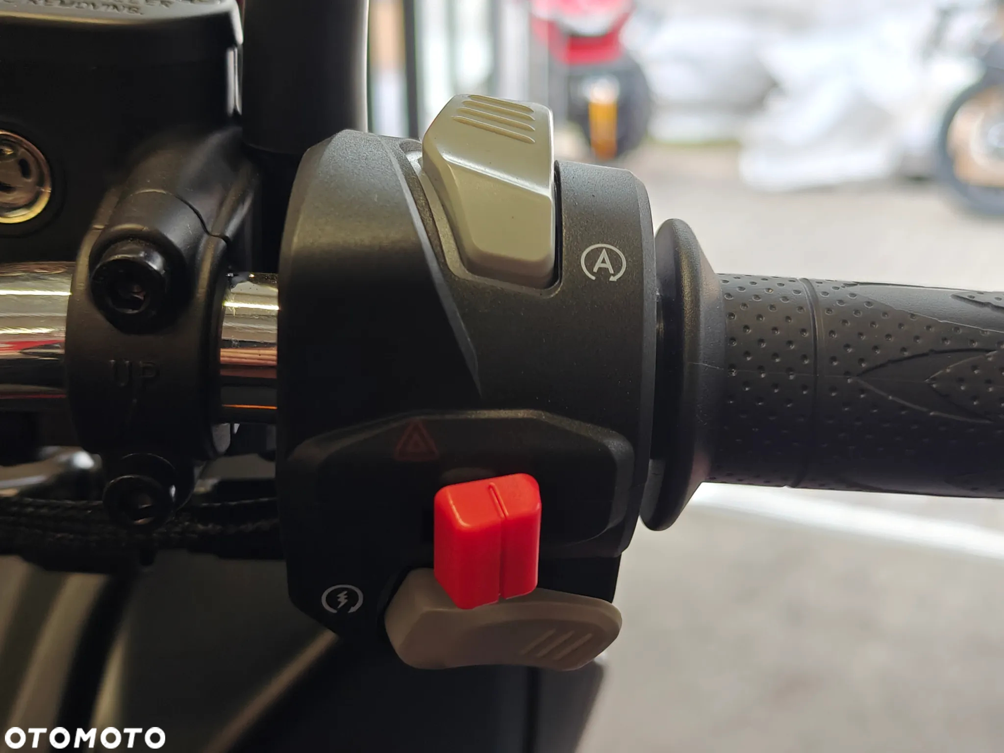 QJMOTOR MTX 125 - 10
