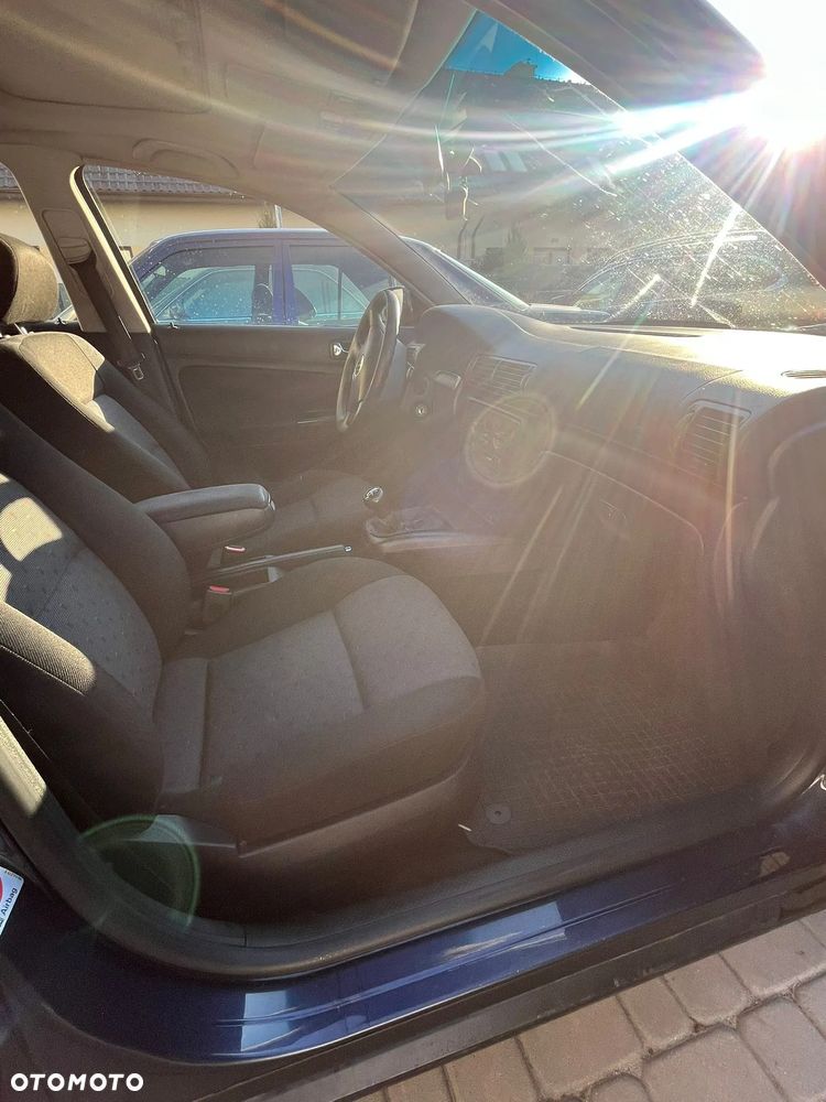 Volkswagen Passat 1.9 TDI CL - 9