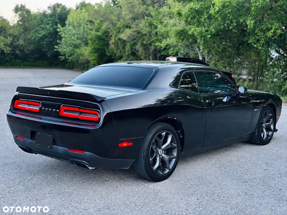Dodge Challenger 5.7 R/T - 8