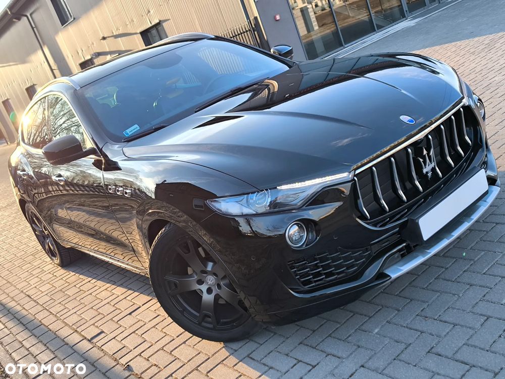Maserati Levante Q4 Executive - 9