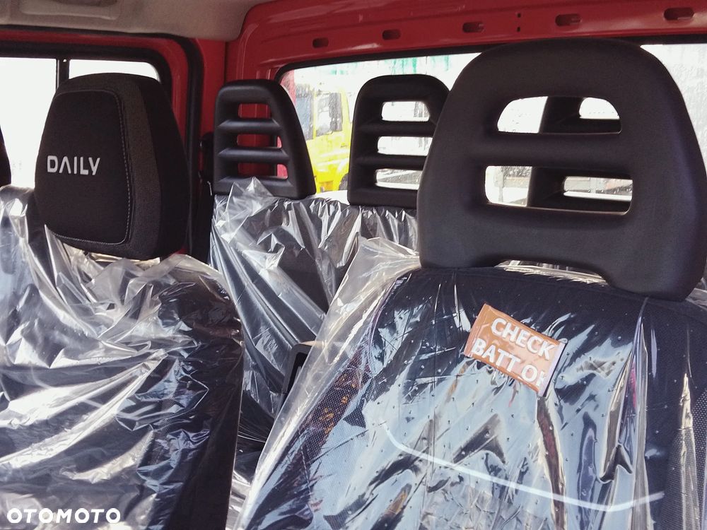 Iveco 35S16D DiGiCROSS - 12