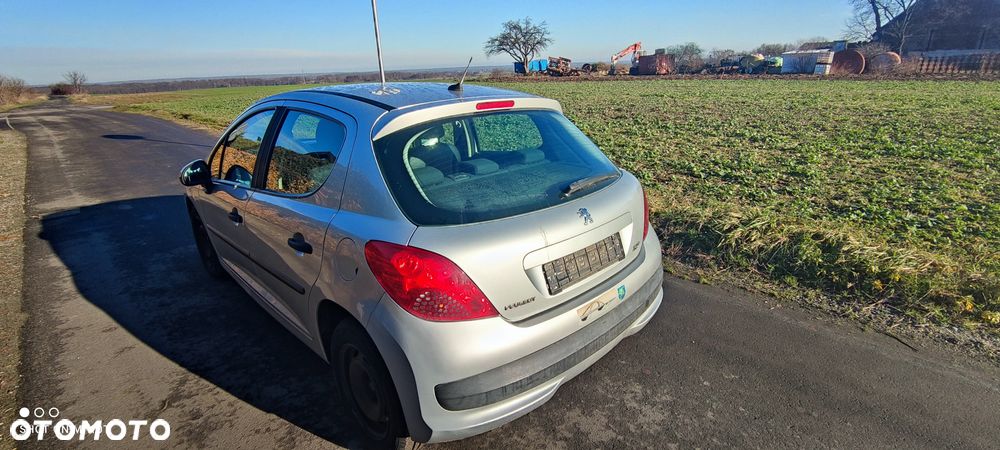 Peugeot 207 75 Filou - 8