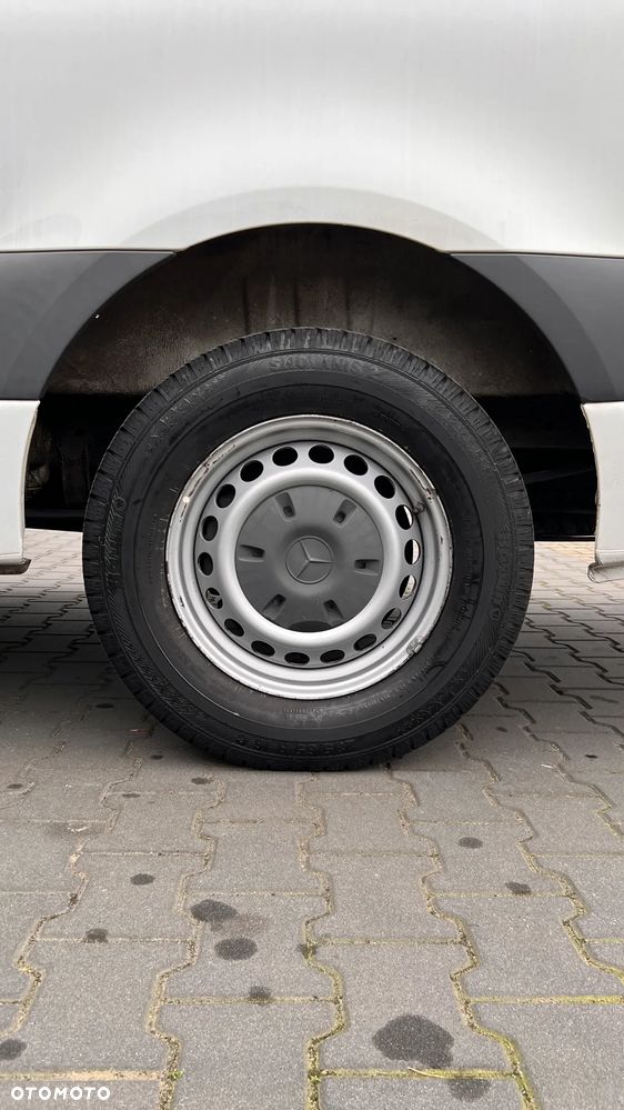Mercedes-Benz Sprinter - 24