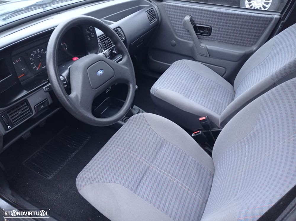 Ford Escort 1.3 CLX Temptation - 3