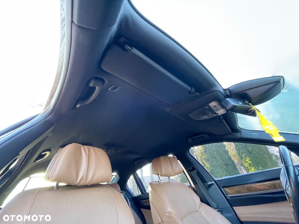 BMW Seria 7 750i L xDrive - 15