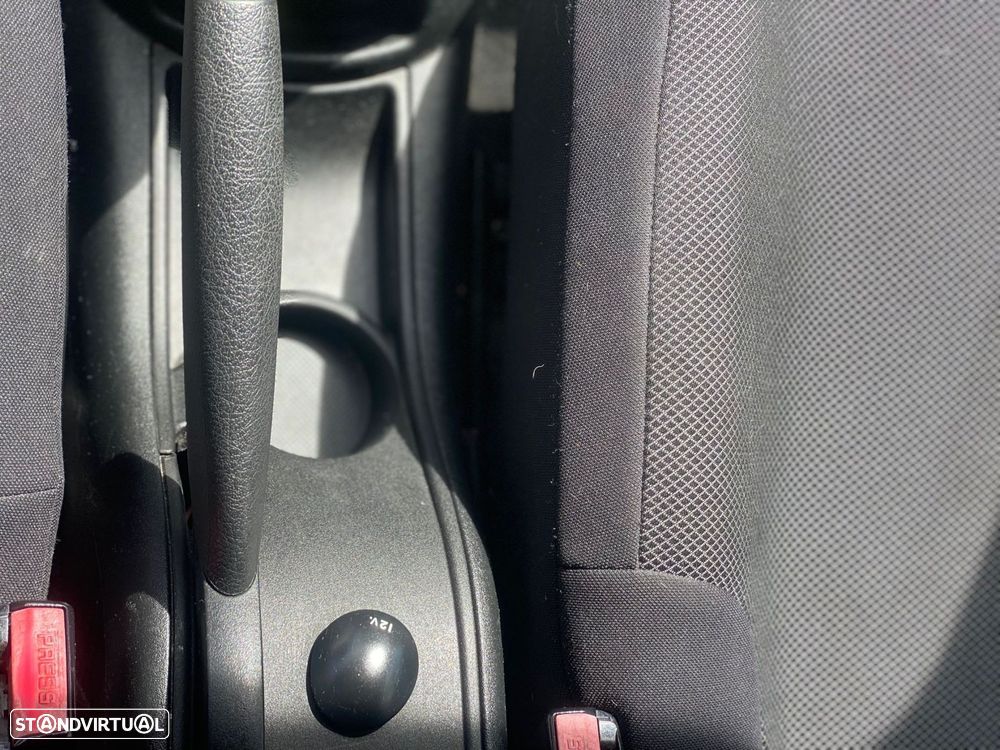 Citroën C4 Coupé 1.6 HDi 110 VTR - 21